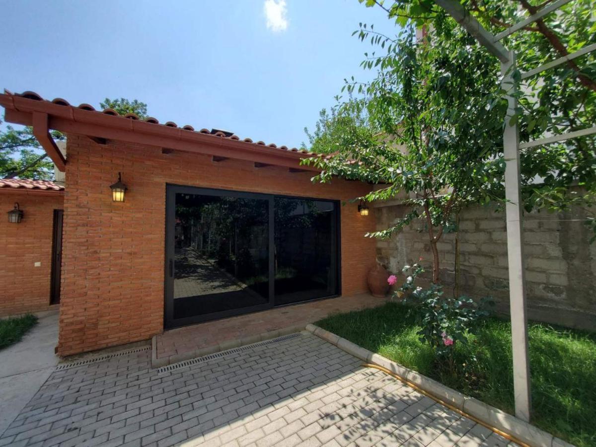 Guesthouse Anna Тбілісі Екстер'єр фото